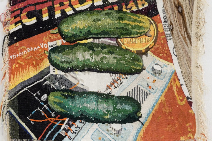 Ingrid Wiener, Drei Feldgurken, 2006, Gobelin, Wolle, Seide, 59 × 73 cm, Privatsammlung, Wien, © die Künstlerin