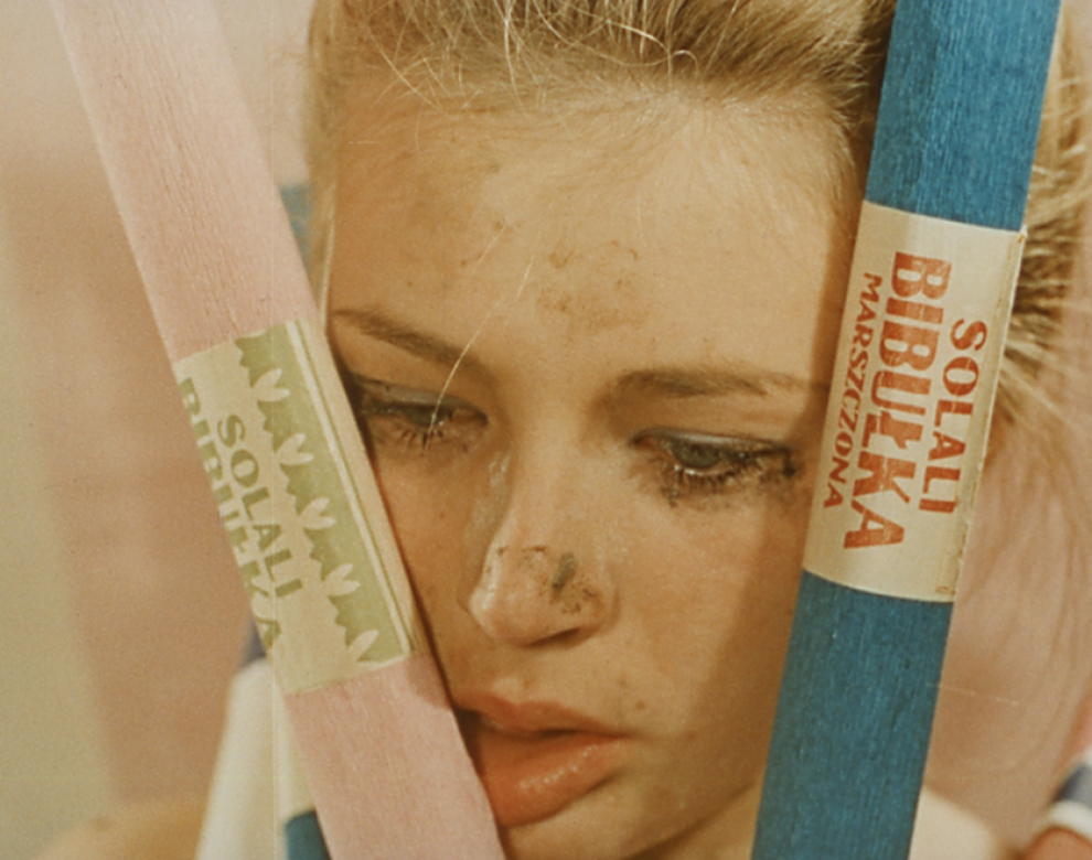 Gesicht einer Frau mit nachdenklichem Ausdruck